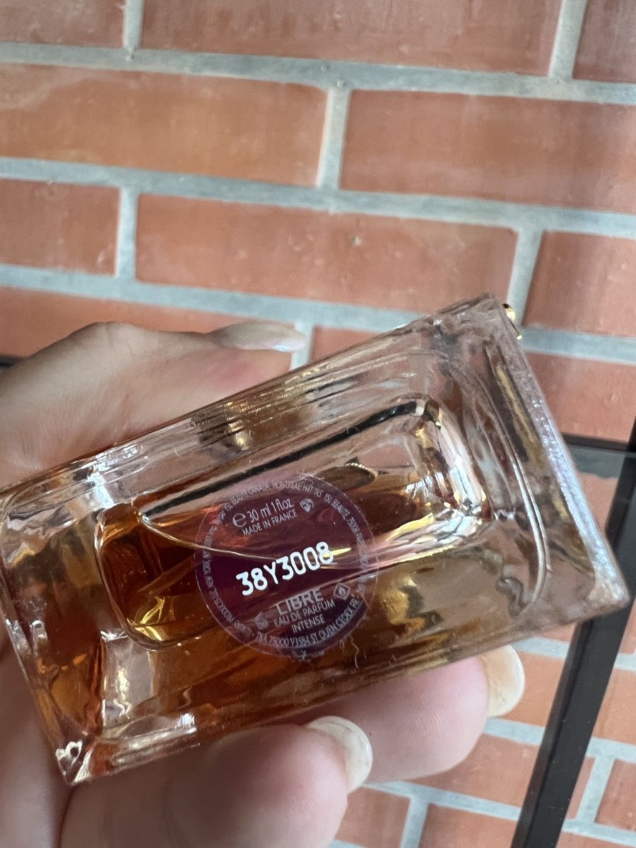 Saint Laurent Profumi & Eau de Toilette: Yves Saint Laurent Libre Eau de Parfum Intense 30ml – Usato da Biel/Bienne venduto da mona222 3