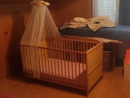 Baby- und Kinderbett, 80cm x 142cm x 74cm