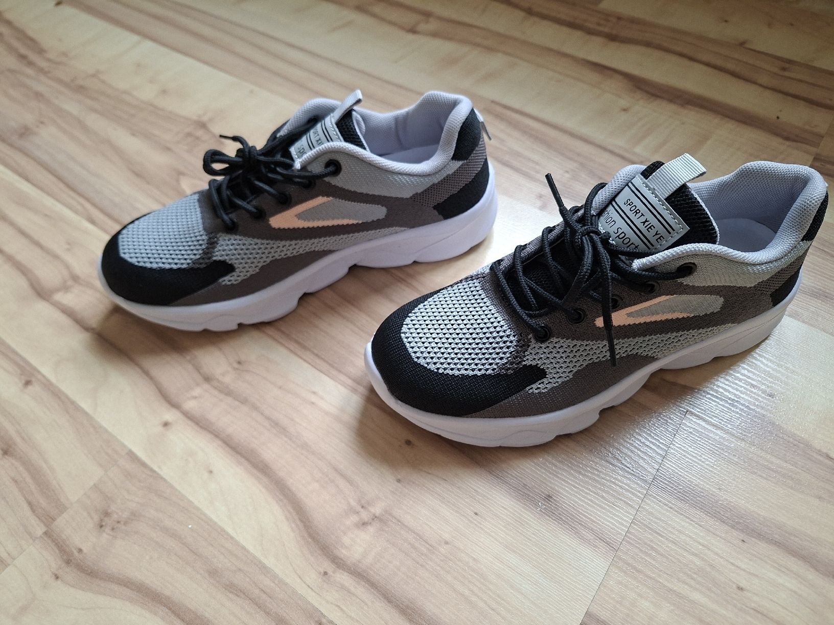 Scarpe da donna: Baskets  Taille 38 – Usato da Tramelan venduto da jomeg16