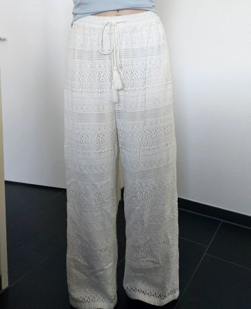 Schöne weisse gemusterte Sommerhose Gr. S
