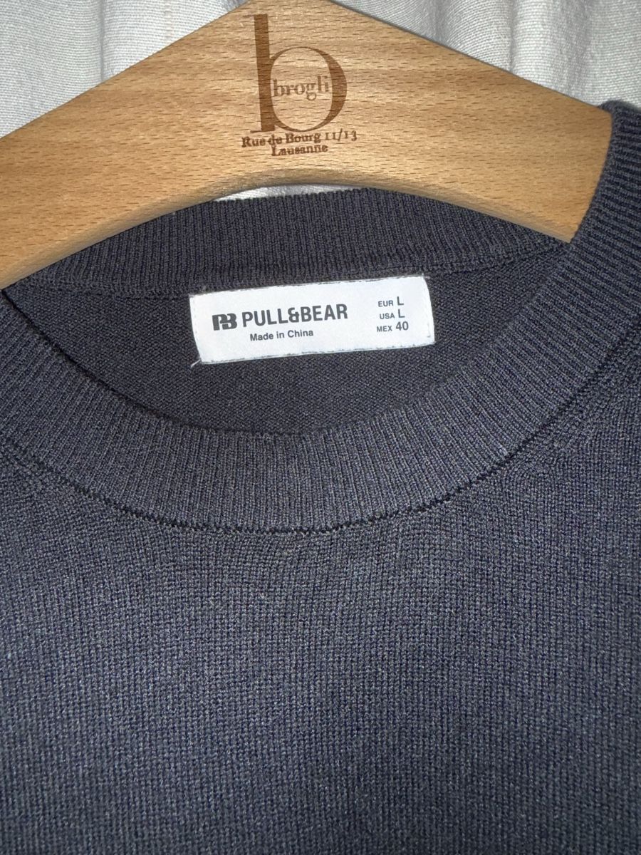 Pull&Bear T-shirts: Tshirt Pull & Bear taille L – D'occasion à Ecublens VD par charliecinquillo 1