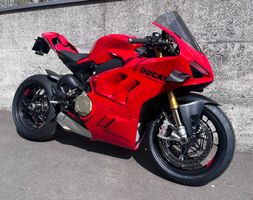 Ducati Panigale V4 S 2023 mit Garantie bis 2027