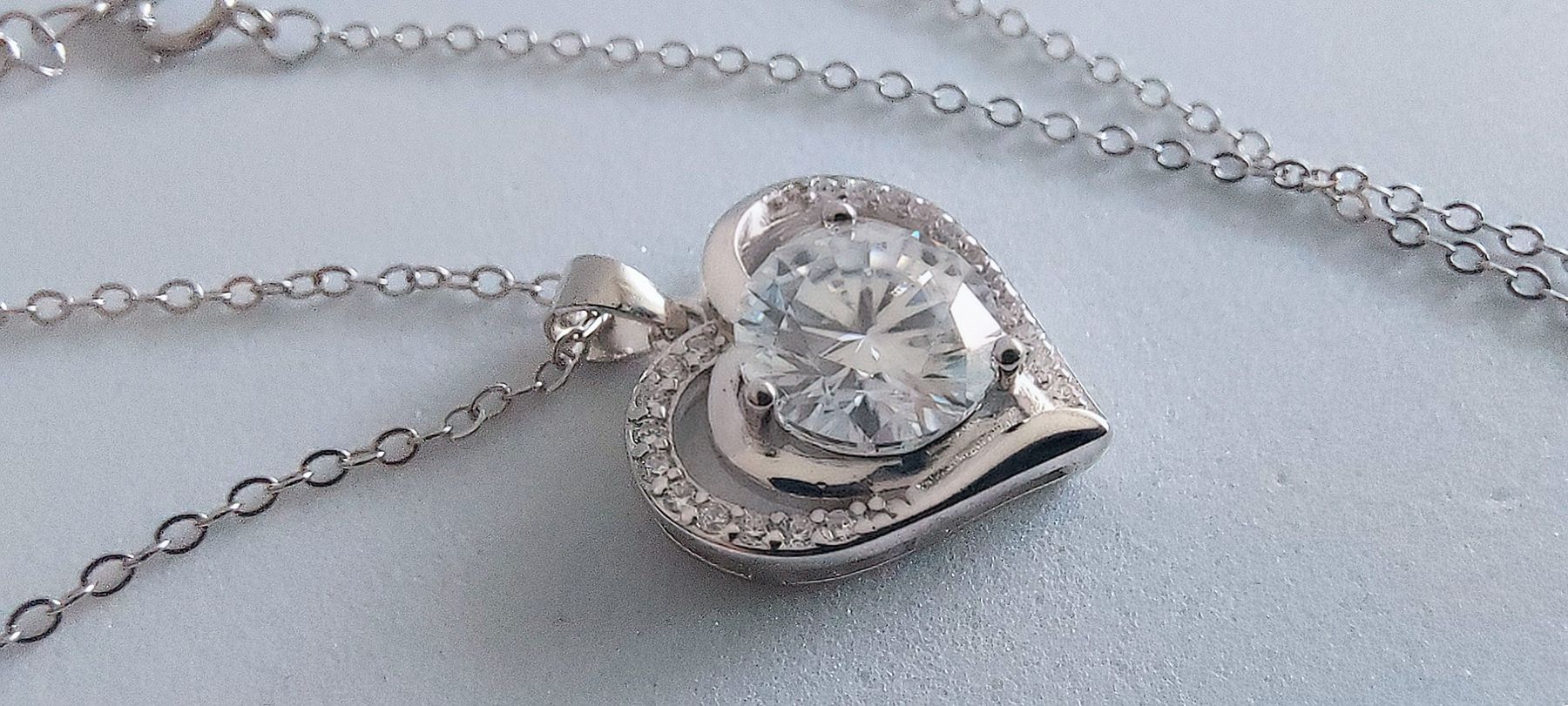 Ketten: Silberkette mit Herzanhänger,  3ct Moissanite – Neu (gemäss Beschreibung) aus Ettenhausen TG von CH2300