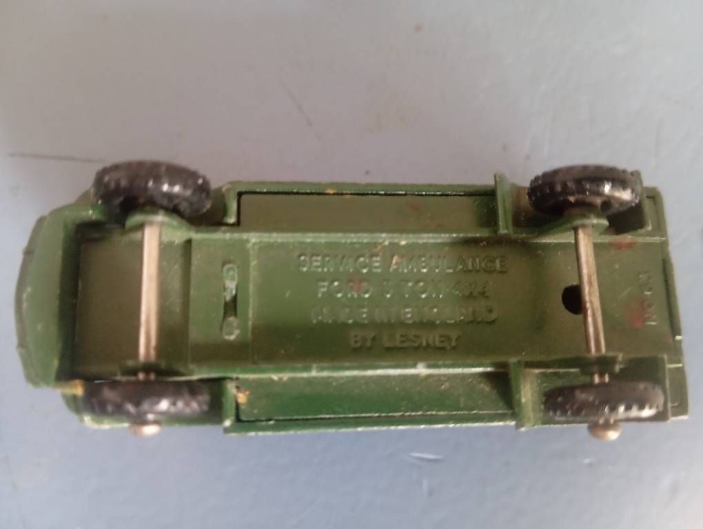 Lesney Modellini d'auto: Lesney service ambulance No. 63 – Usato da Basel venduto da Petergunn 1