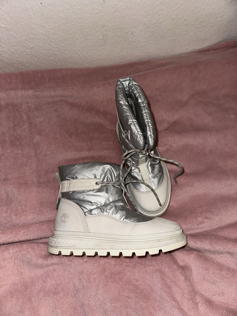 Timberland Scarpe da donna: Timberland Puffer Winter Boots. Size 37. Great Condition! – Usato da Dübendorf venduto da Roslabones