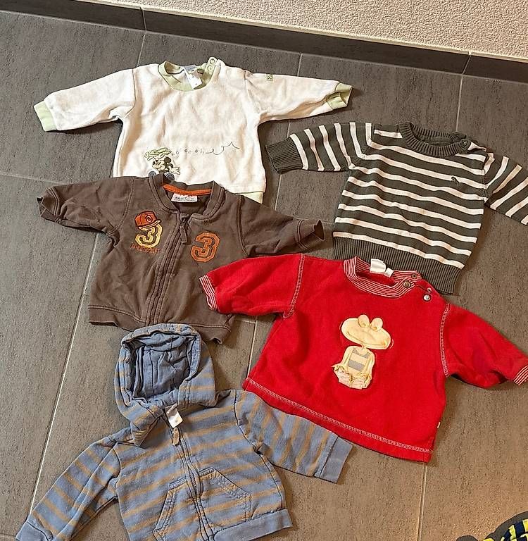 Lotti & Set di vestiti: Kleiderpaket Junge Gr 68 (47 Teile) Herbst/Winter – Usato da Humlikon venduto da Pflanze2 3