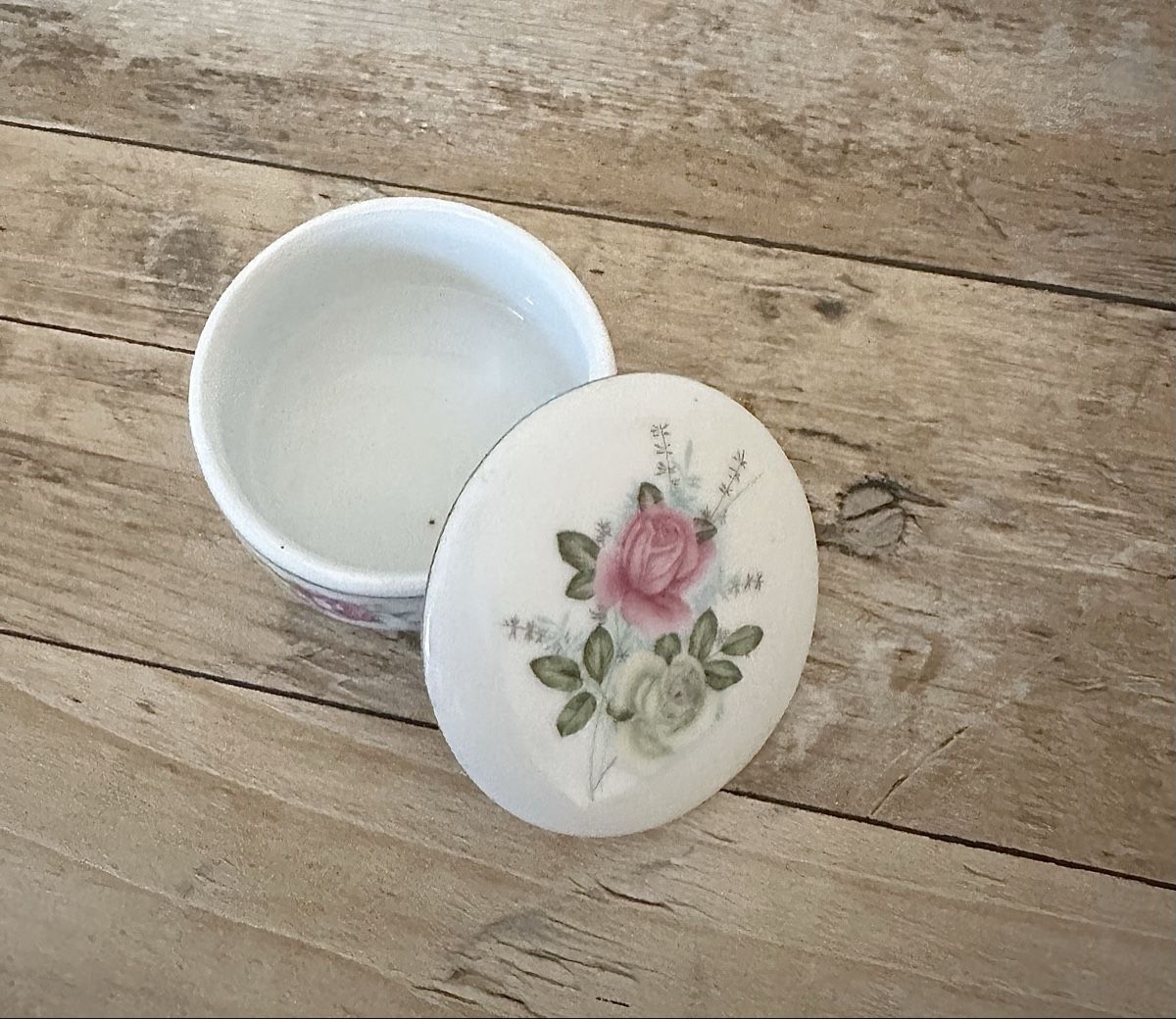 Toutes les décorations: kleine Dose – D'occasion à Otelfingen par Jupi07