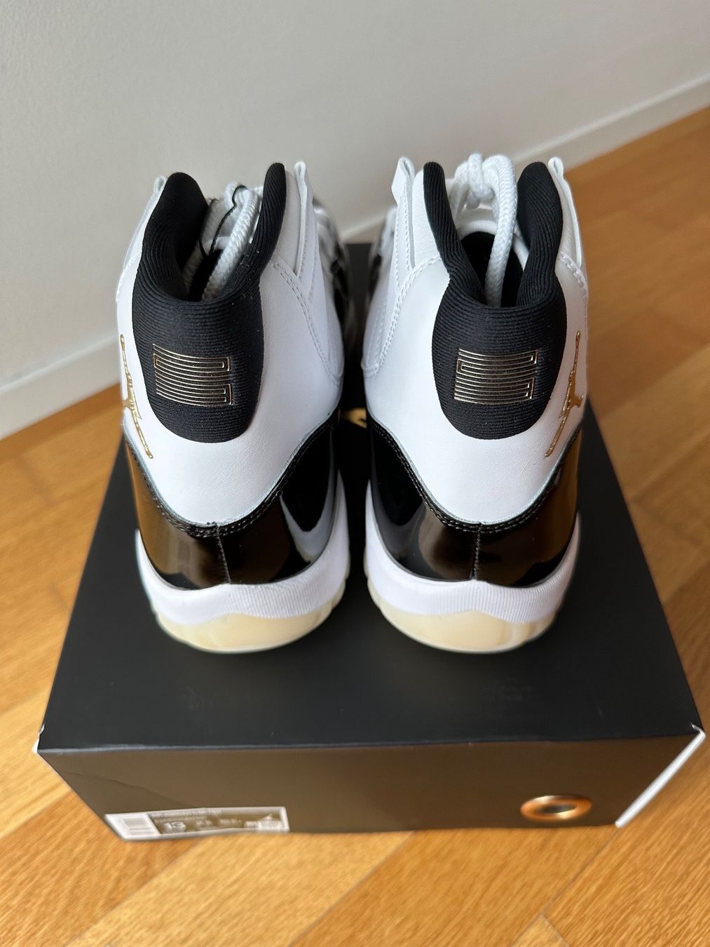 Jordan Scarpe da uomo: Air Jordan 11 Gratitude – Nuovo e nell'imballaggio originale da Luzern venduto da Luxury82 3