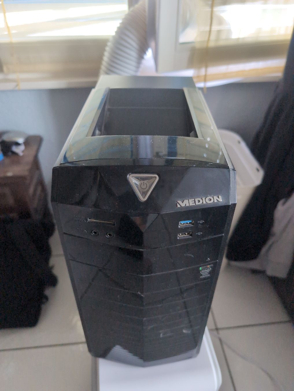 Medion PC: Medion Aldiya E2225 D PC – Difettoso da Fahrwangen venduto da ale_lm78