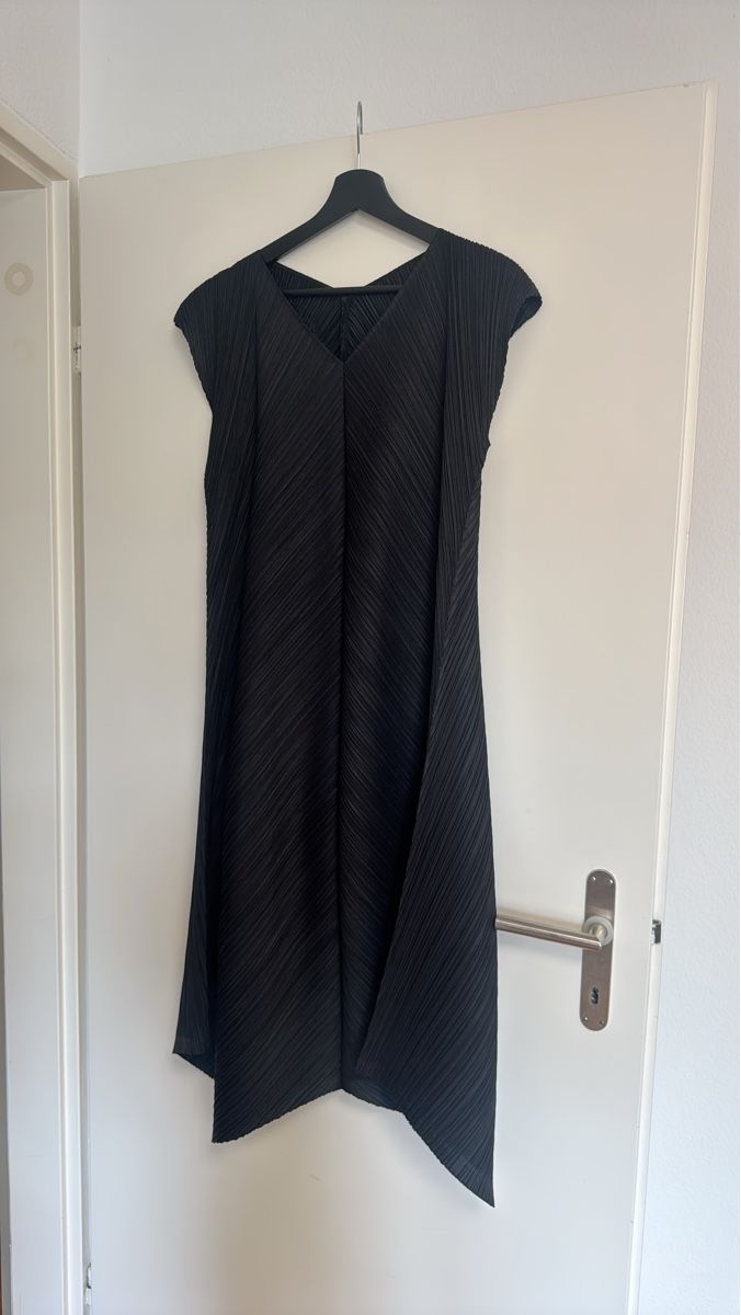 Issey Miyake Vestiti: Issey Miyake Pleats Please Kleid – Nuovo (secondo la descrizione) da Zürich venduto da zurichwest