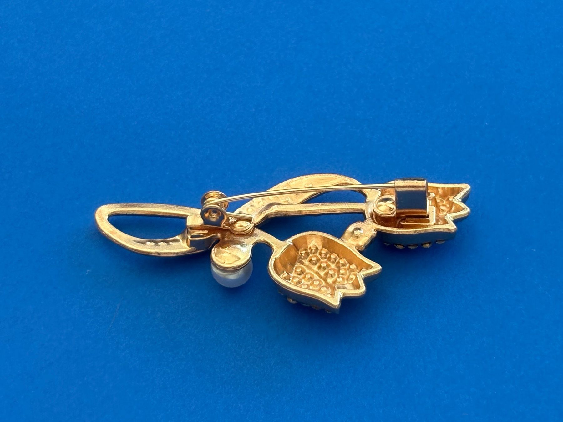 Broschen & Nadeln: Luxus Elegante  Brosche mit Kunstperlen Farbe: Gold / Rosé – Neu (gemäss Beschreibung) aus Biel-Bienne von Roserosse13 2