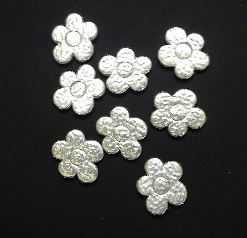 Figurines: Alusoft Blume 2.4cm. 20 Stück – D'occasion à Wetzikon ZH par jeg_lwc9