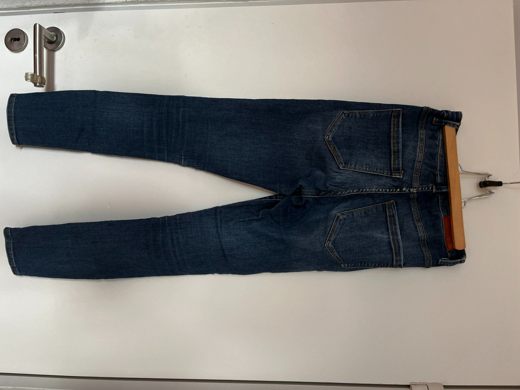Jeans: Dunkelblaue Skinny Jeans – Gebraucht aus Seuzach von anina.k 1
