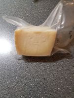 1 kg Pecorino sardo stagionato 18 mesi.