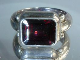 Schöner vintage  Ring mit Granat, Silber 925