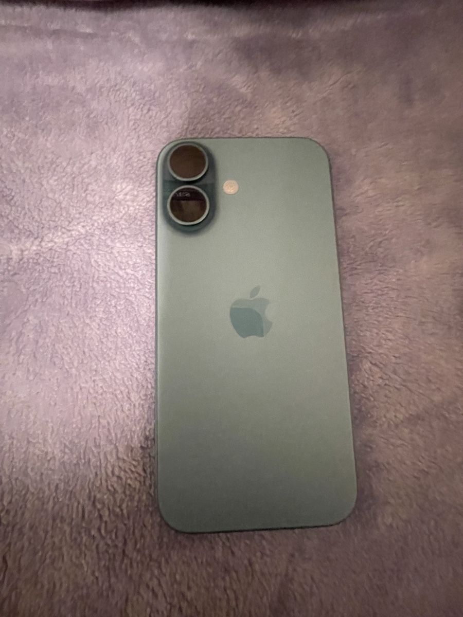 Apple Portables: Apple iPhone 16 128GB Teal – D'occasion à Basel par Dima.K