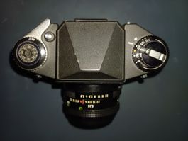 Analoge Kamera Exa 1c mit Zeiss Tessar 50m mObjektiv