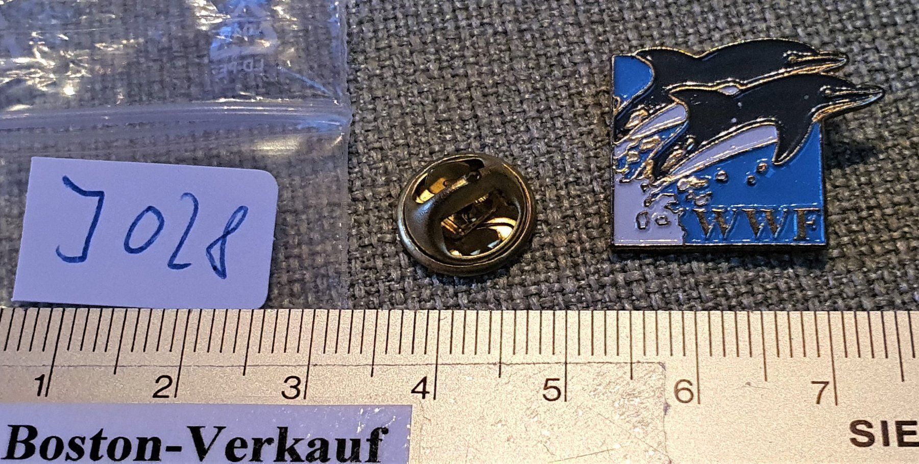 Placchette & Badge: J028 - Pin WWF Delfin – Usato da Reinach BL venduto da Boston-Verkauf 1