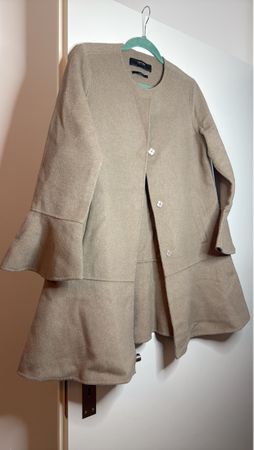 Classy Beige Winter Coat - Zara Basic - Women's Size M