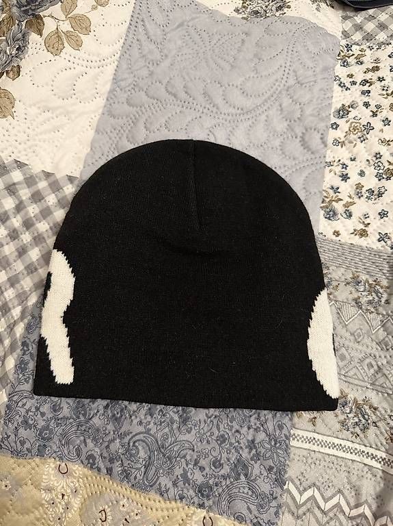 Hüte, Mützen & Caps: Lot 2 bonnets – Gebraucht aus Nyon von lio_5n8l 1