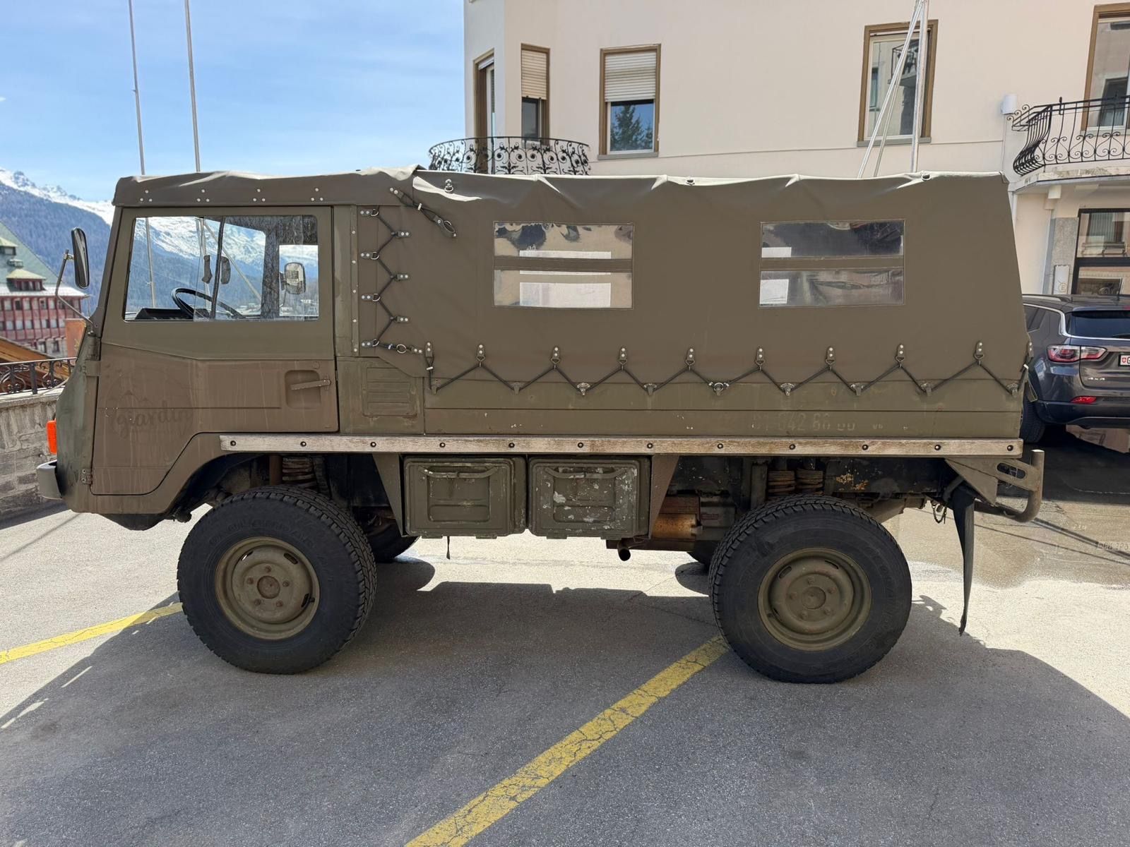 Steyr Autos: Steyr-Puch Pinzgauer 710M der Schweizer Armee – D'occasion à Celerina par R.H.GR 1