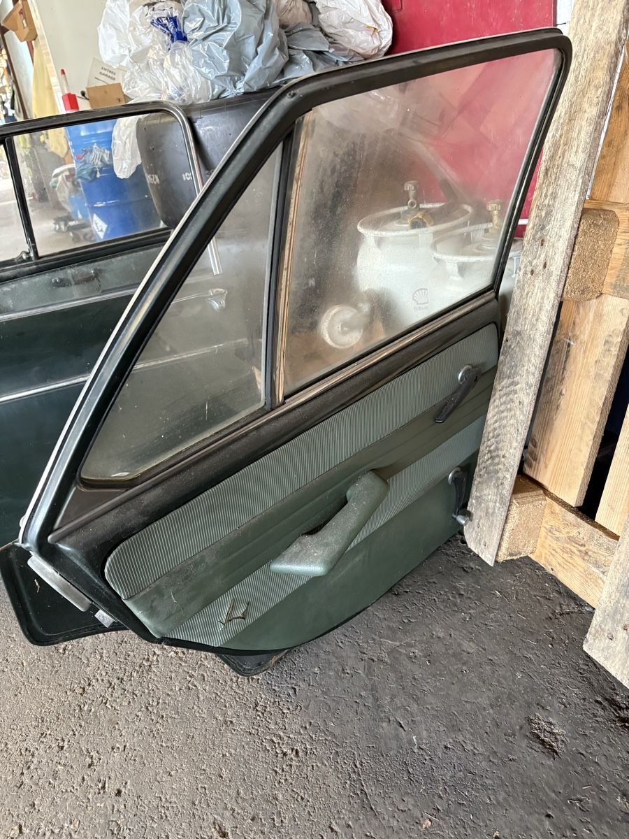 Tutti pezzi di ricambio auto: Portes complètes Austin, MG, ADO16 – Usato da Montmollin venduto da Adr_gret12 5