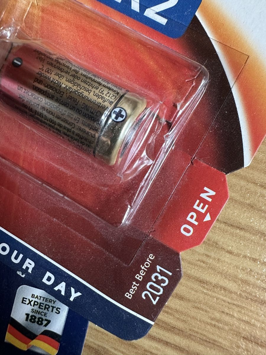 Varta Caricatori & Batterie: CR2 Batterien, Ablaufen 2031 – Usato da Münsingen venduto da Secondhand89 1