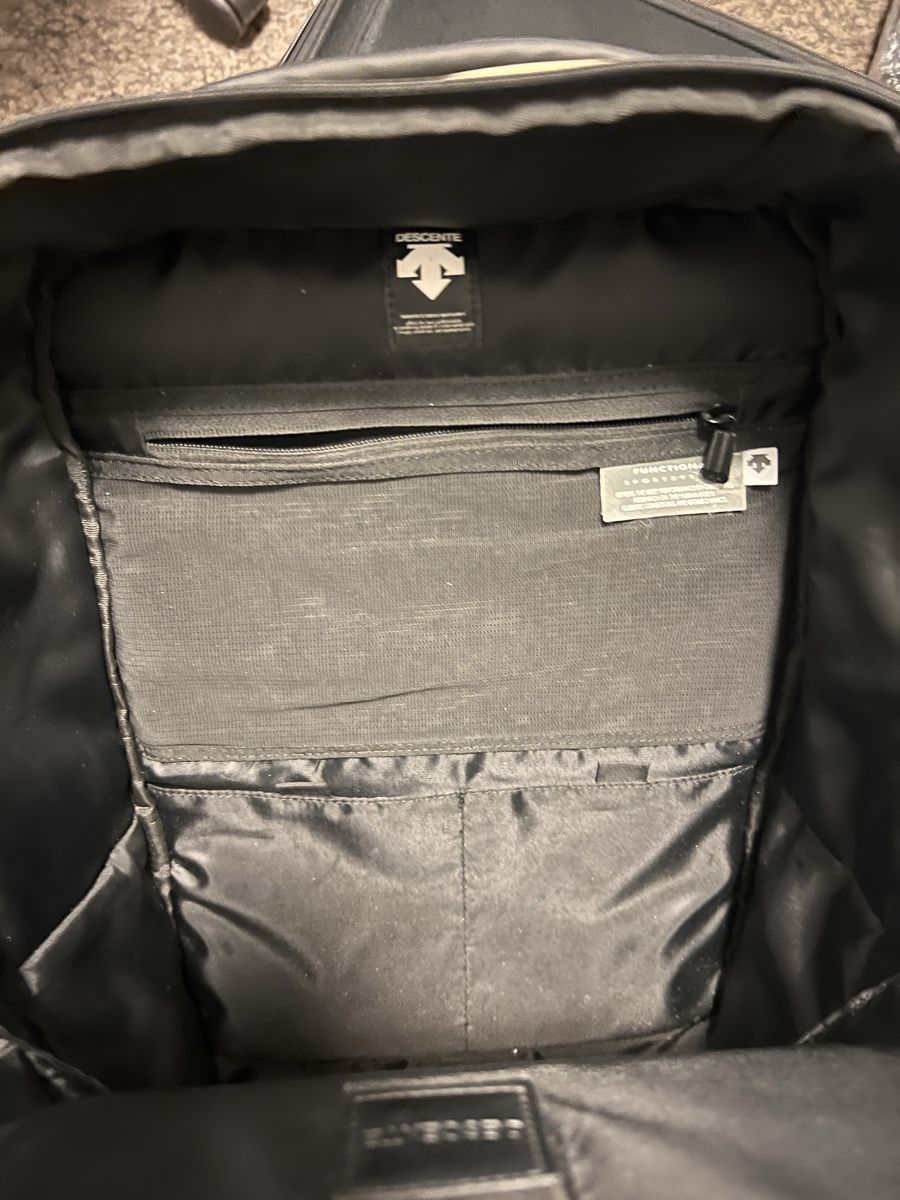 Zaini: DESCENTE Backpack – Usato da Bern venduto da fen_7rn8 2