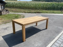 Massivholztisch