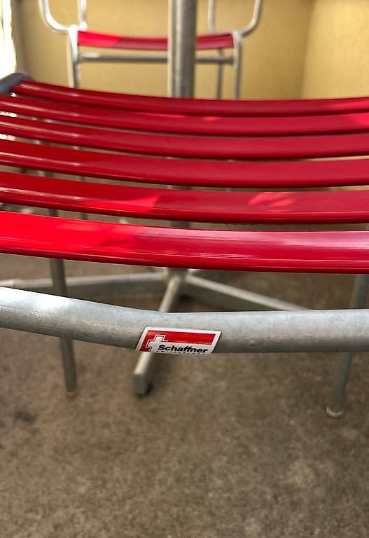 Schaffner Set di tavolo e panche: Schaffner Rigi Set in Rot – Usato da Zürich venduto da carmigrau 1