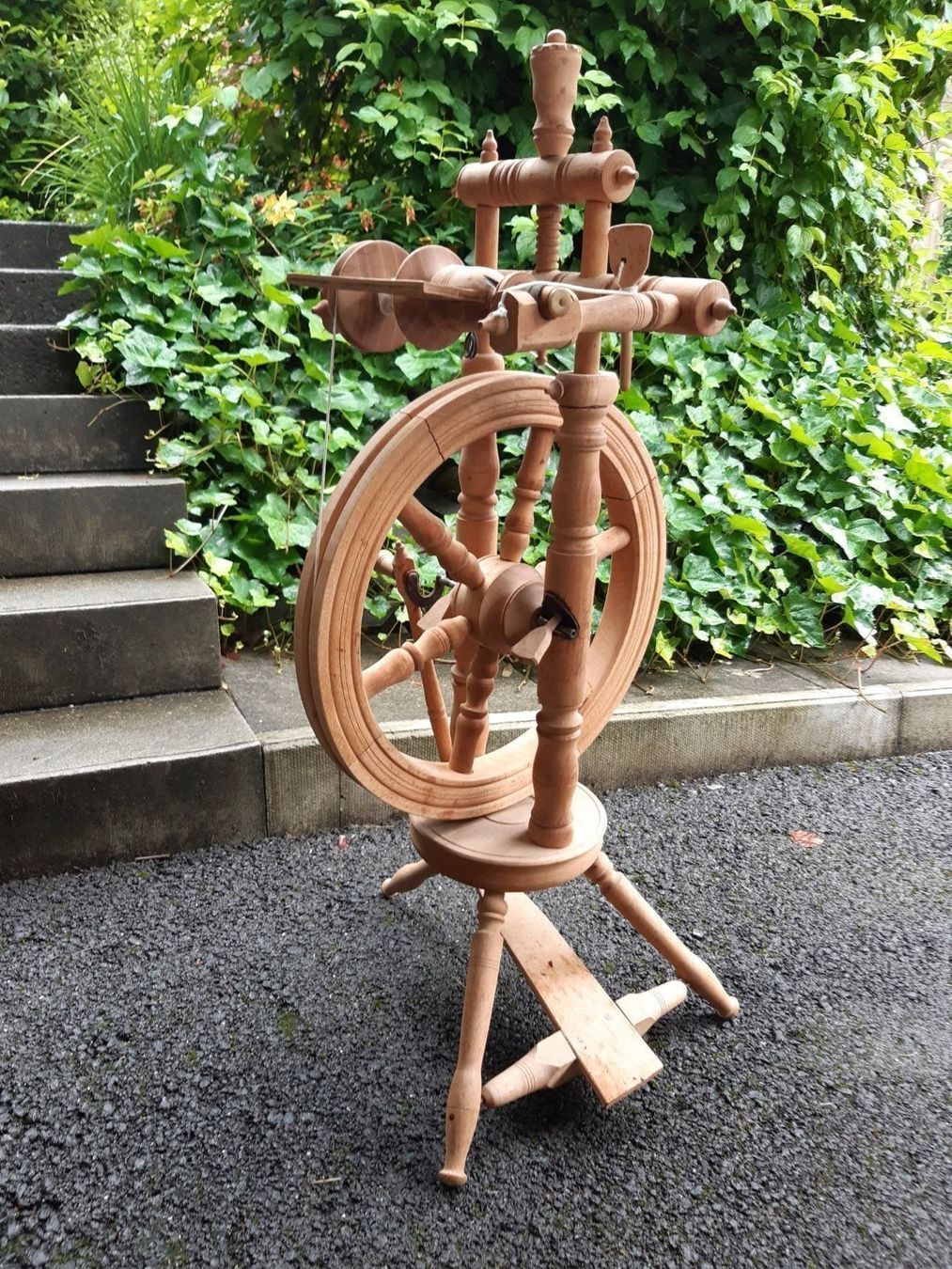 Ruote per filare: Spinnrad aus Holz – Usato da Steffisburg venduto da Bosihalte-Salbei 3