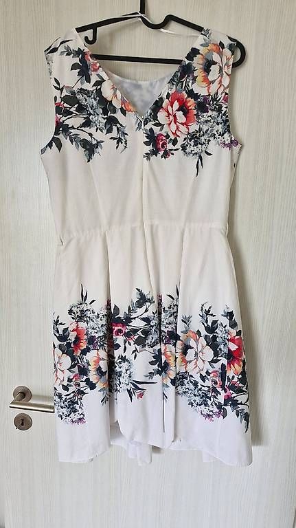 Vestiti: Kleid Gr. 42 – Usato da Kaltbrunn venduto da akkeber007 1