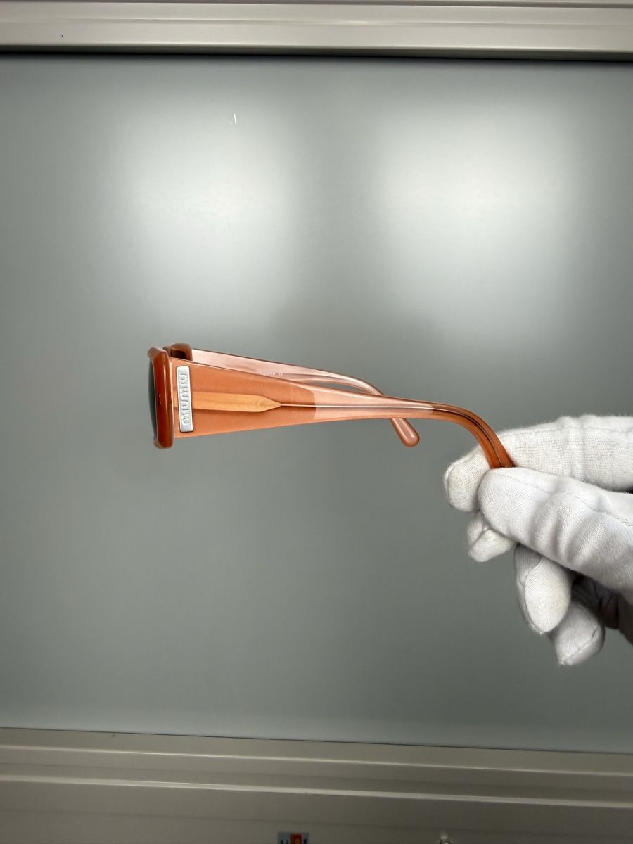 Miu Miu Lunettes & Verres: Miu Miu sunglasses – D'occasion à Lausanne par Unehistoiredesapes 1