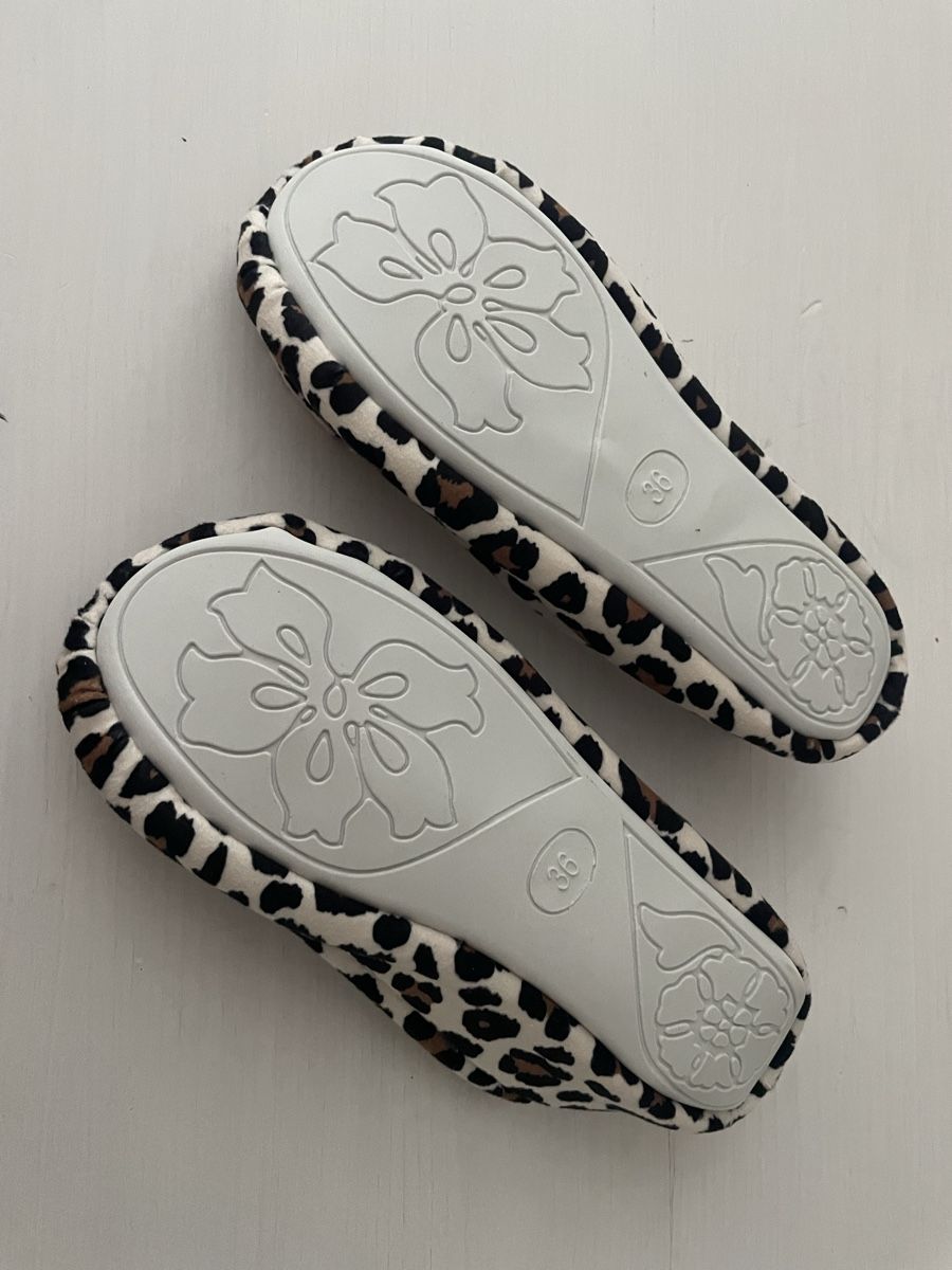 Scarpe per ragazze: Hausschuhe Leopard Grösse 36 neu – Nuovo (secondo la descrizione) da Winterthur venduto da why_2xk2 1