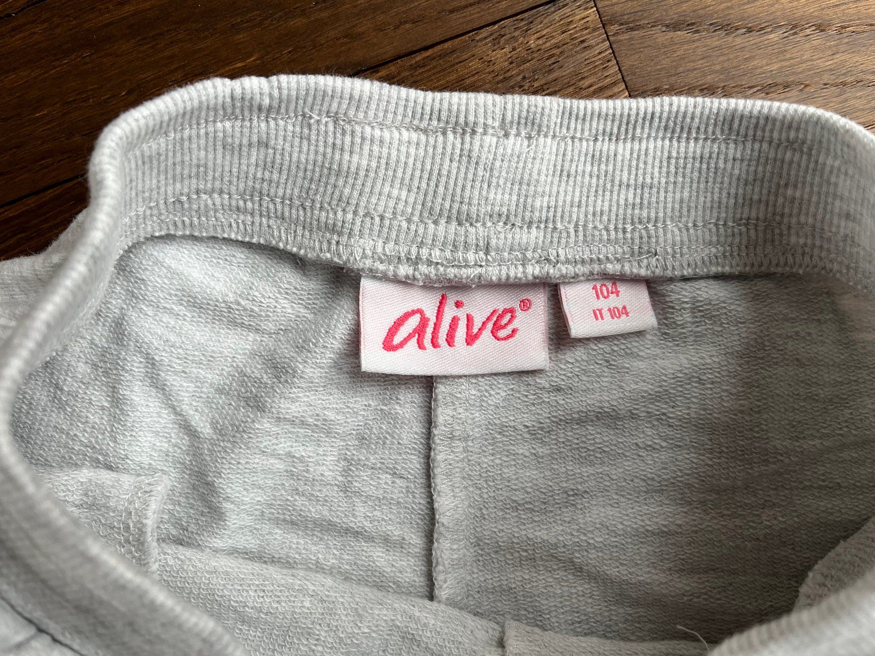 Pantaloni: Shorts kurze Hosen Mädchen Gr. 104 – Usato da Affoltern am Albis venduto da Blackrhythm 1