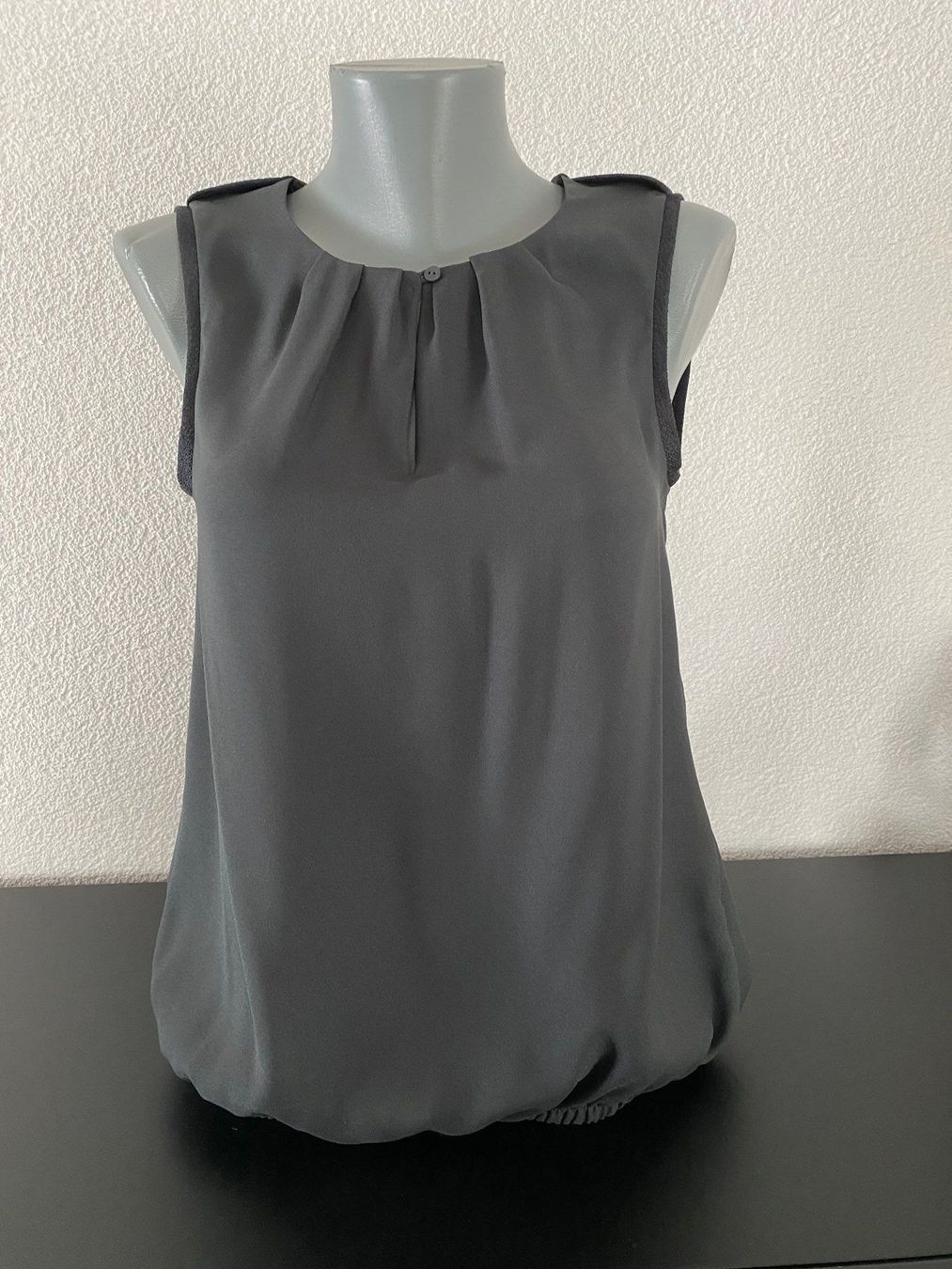 Esprit Top: Esprit Top Anthrazit Grösse 34 – Nuovo e nell'imballaggio originale da Eschenbach SG venduto da Sums