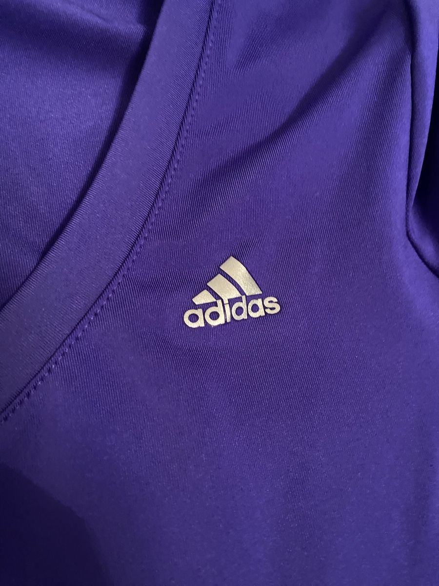 Adidas Leibchen & Hosen: Adidas Triko 🌸 – Gebraucht aus Opfikon von Luis144 4