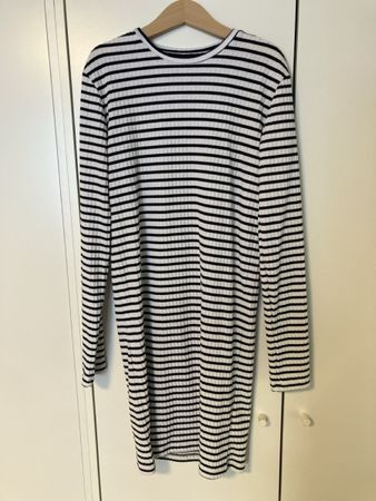 Kleid Mädchen  Gr146