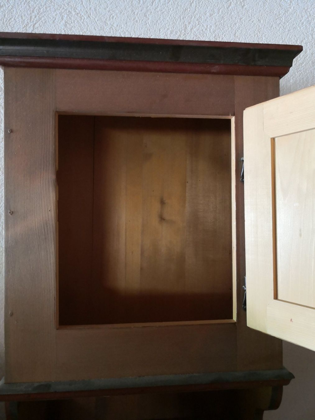 Armadi: Gänterli  (1) Hängeschrank – Usato da Niederscherli venduto da Zahnd1 1