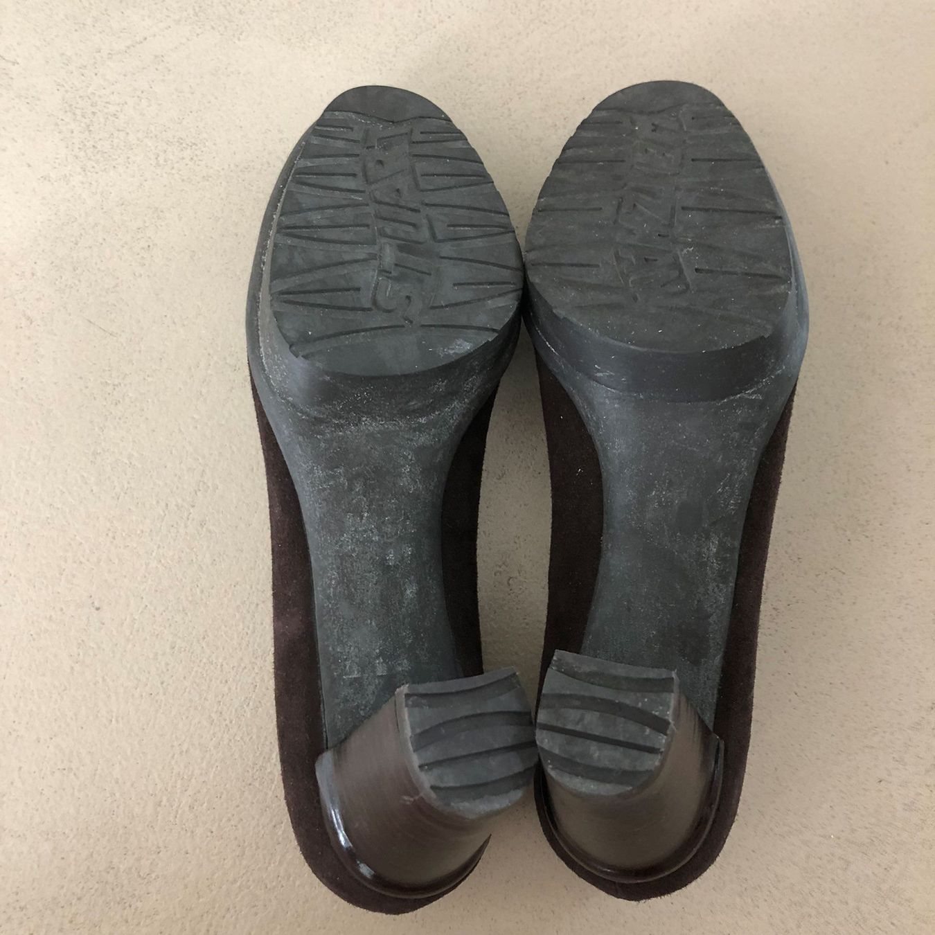 Stuart Weitzman Chaussures femmes: neuwertige STUART WEITZMAN Pumps 🤎 – D'occasion à Zürich par ClosetQueen 8