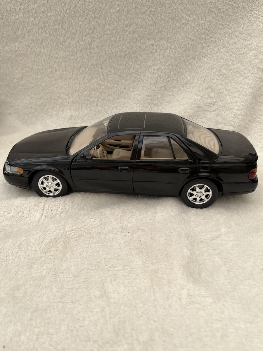 Cadillac Modellini d'auto: Cadillac Seville 1998  – Nuovo e nell'imballaggio originale da Oberweningen venduto da mer_2yn9 5