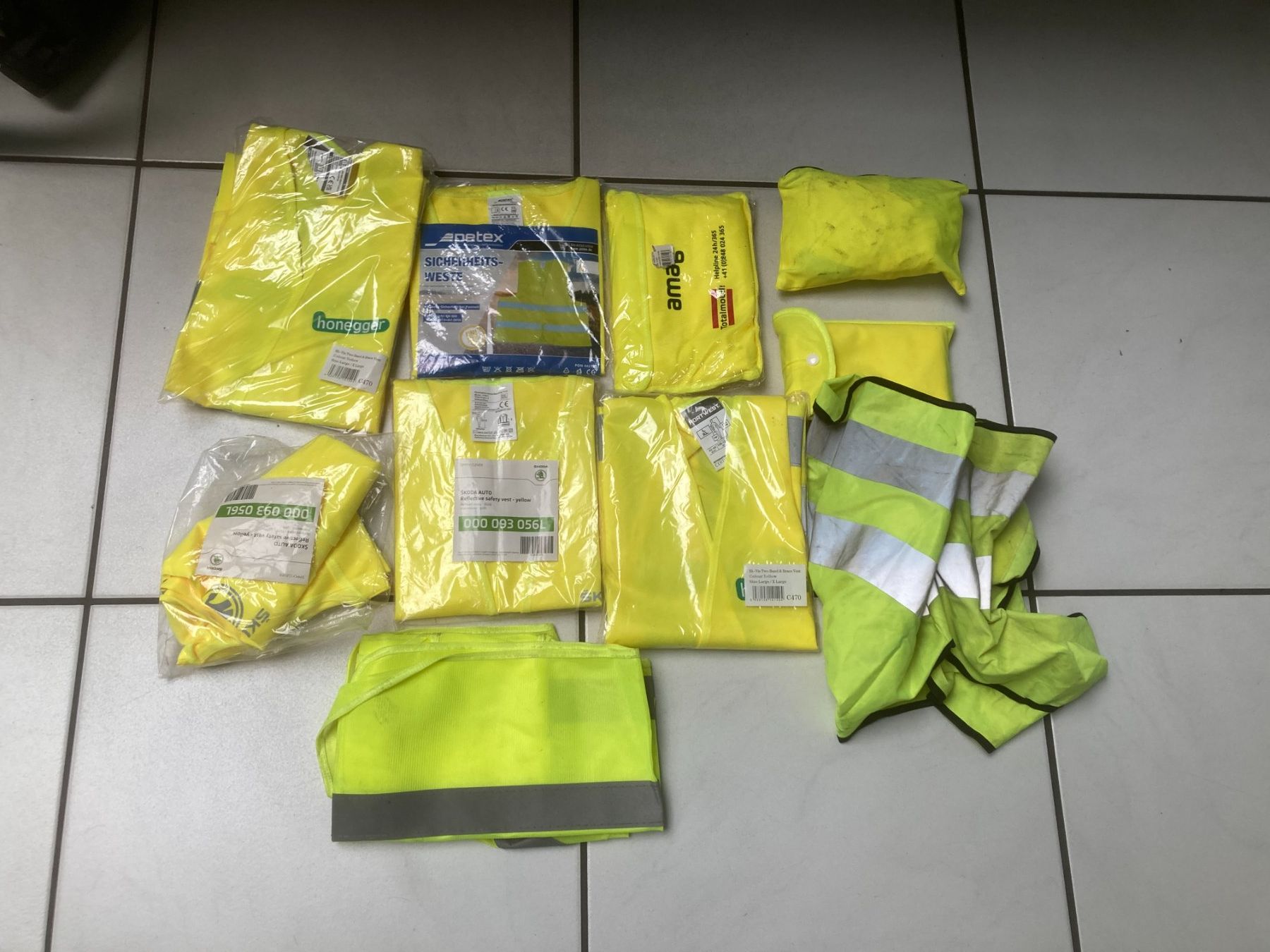Accessori per altri veicoli: 10 Set Warnwesten/Pannenset Auto – Nuovo e nell'imballaggio originale da Cham venduto da WB2223