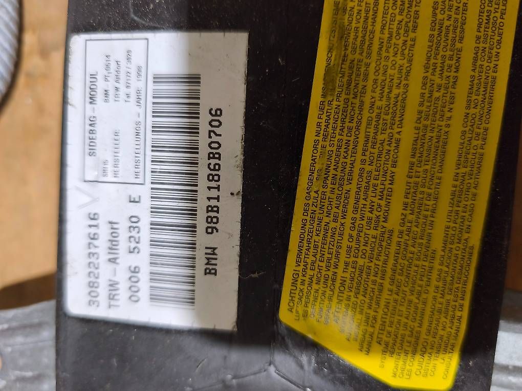 Tutti pezzi di ricambio auto: BMW E36 Original Sidebags Rechts+Links. – Usato da Zihlschlacht venduto da rad_vvm9 3