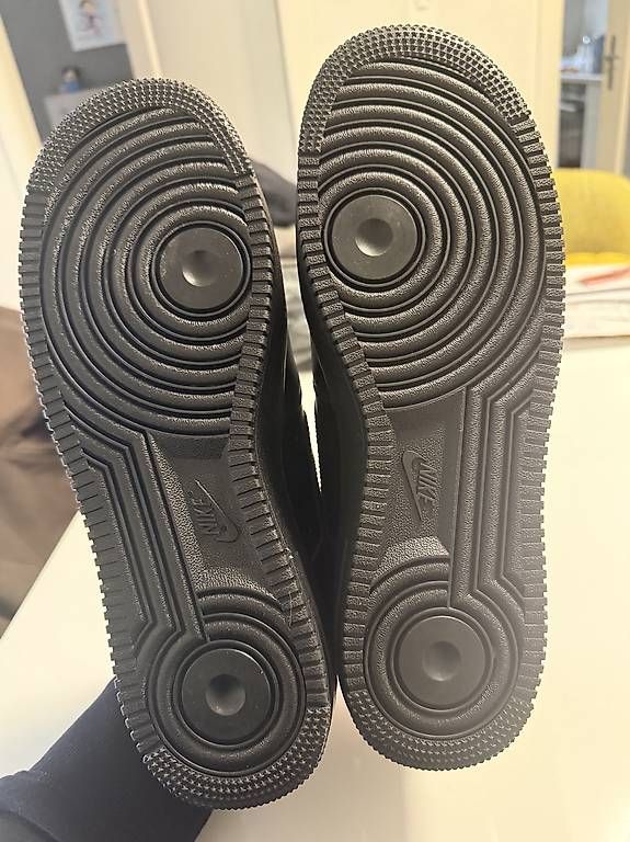 Scarpe da uomo: Nike Air Force 1 Schwarz Grösse 45.5, neu – Usato da Sirnach venduto da ped_8pnf 3