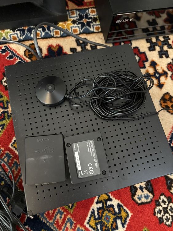 Sony Home Cinema: Sony Heimkino System BDV-IZ1000W + Blu-ray player – Usato da Bern venduto da Alexandro 3