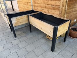 Hochbeet Holz mit Metallfüssen 2 Stk. guter Zustand