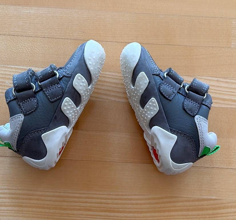Scarpe per ragazzi: Elefanten Sneakers Gr 18 Mittel – Usato da Erlinsbach SO venduto da ren_rvc9 2