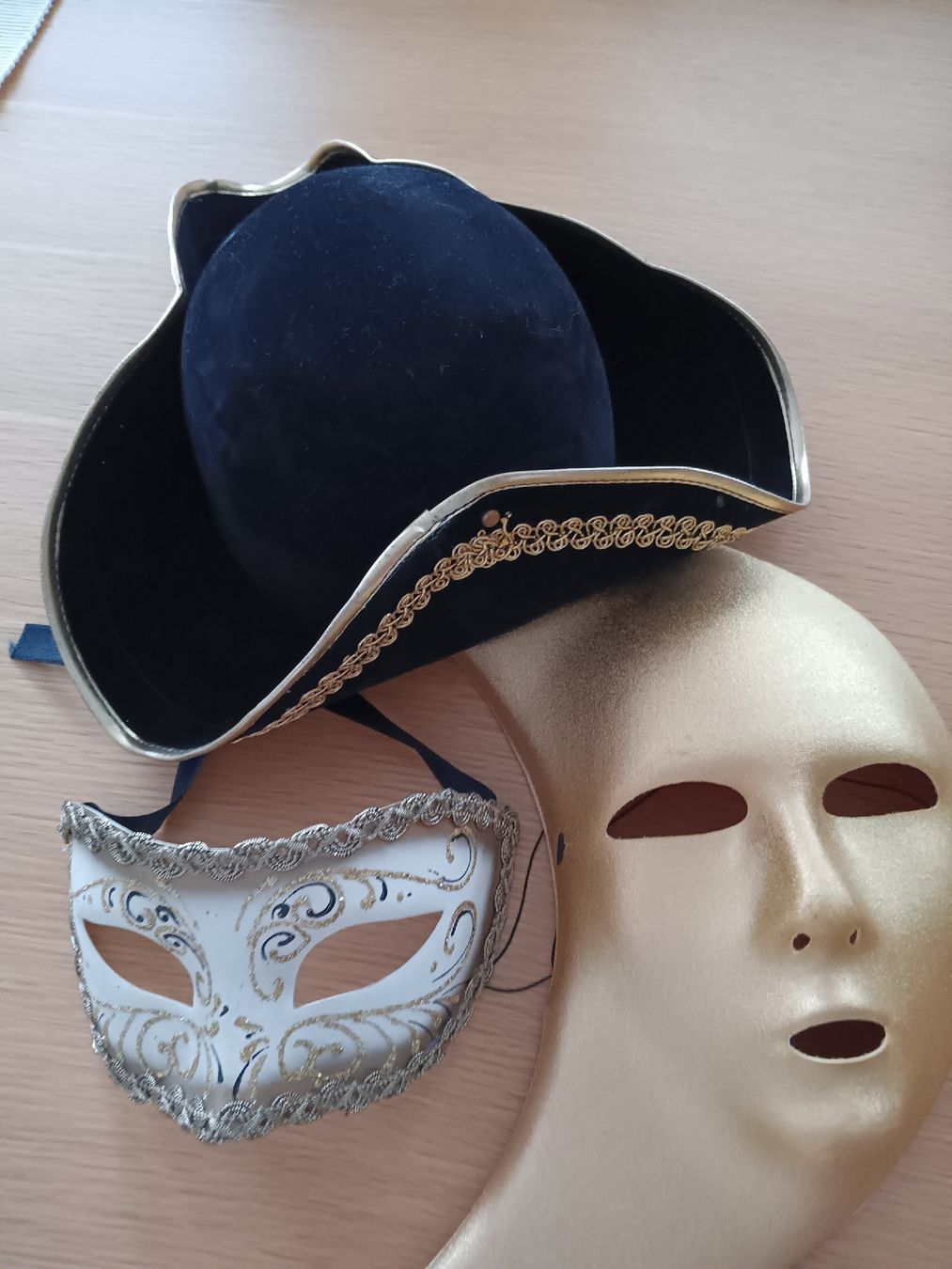 Maschere: Tolles Venezianer  Masken  Set – Usato da Stansstad venduto da leoni66 1