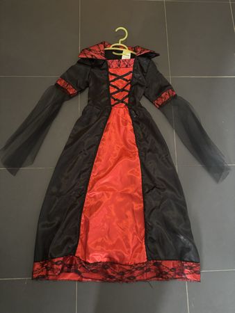 Vampirkleid grösse 5-6 Jahre