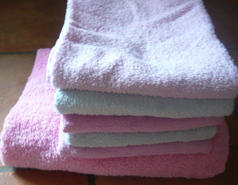 Teli da bagno: 6 Handtücher – Usato da Ruggell venduto da Dolce9